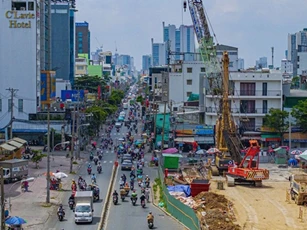 TP Hồ Chí Minh: Cấm ô tô một chiều trên đường Cách Mạng Tháng 8 để thi công metro số 2