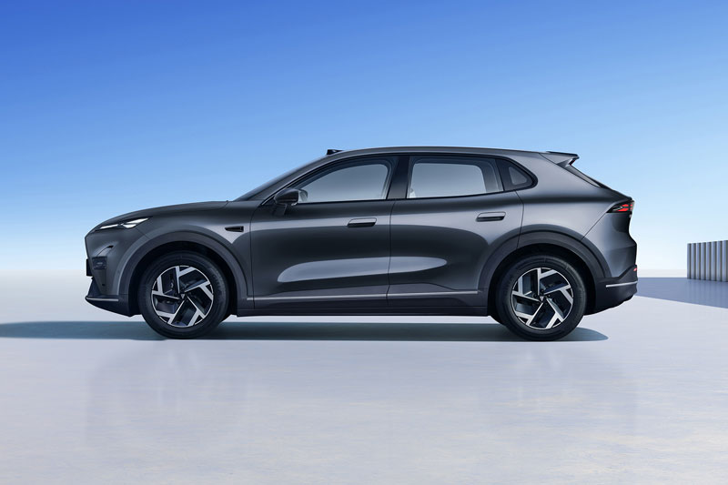 SUV hạng C mạnh 272 mã lực, trang bị tiên tiến, giá từ 450 triệu đồng