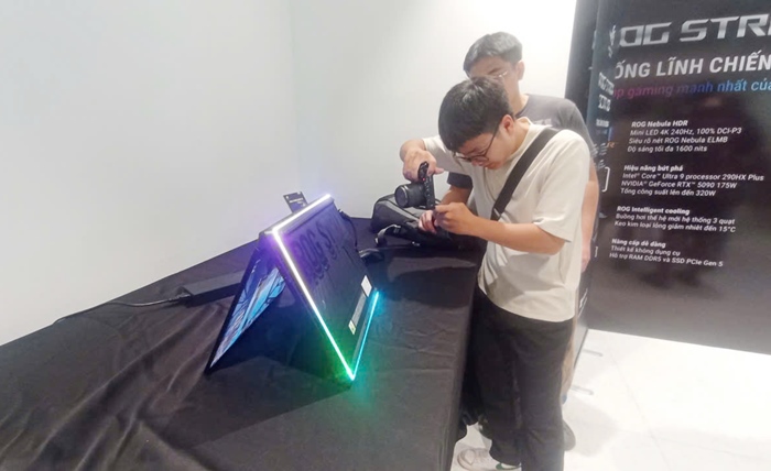 ASUS ra mắt ROG Strix SCAR 18 2026, giá gần 180 triệu đồng