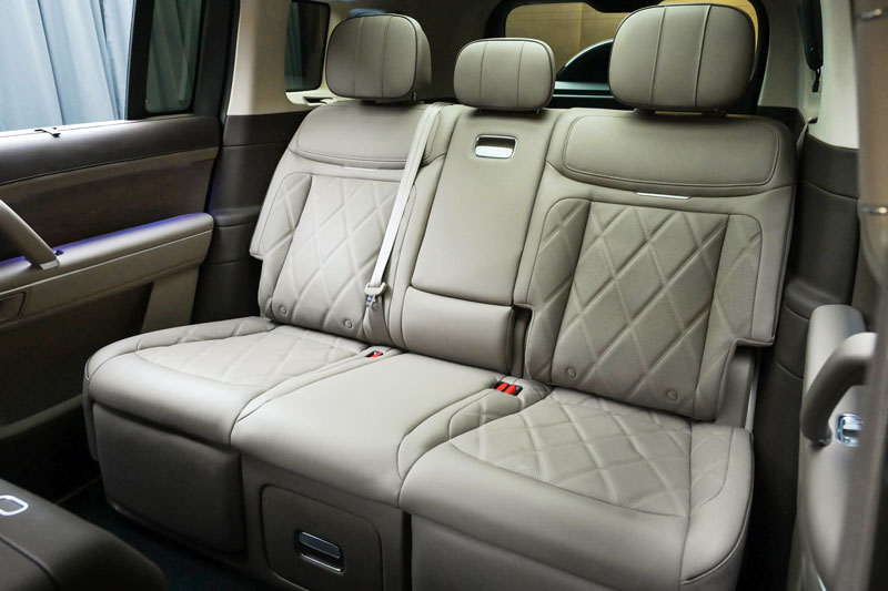 SUV dài gần 5,4 mét, công suất 594 mã lực, giá hơn 1,7 tỷ, khách hàng thi nhau ‘chốt đơn’