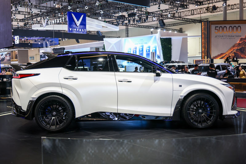 Lexus RZ600e F Sport Performance ra mắt tại Đông Nam Á, giá gần 5,3 tỷ đồng