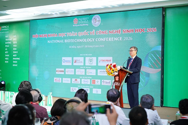 GSTS Trần Lê Bình phát biểu tại hội nghị.