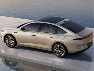 Xe sedan hạng D động cơ PHEV, siêu tiết kiệm xăng, giá hơn 460 triệu đồng