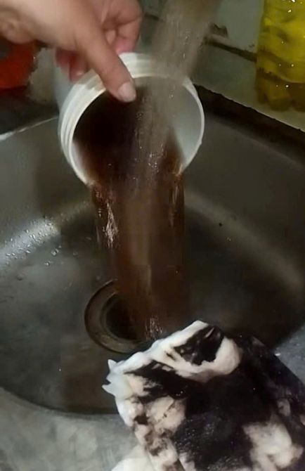 Nước sinh hoạt đổi màu, chính quyền yêu cầu doanh nghiệp kiểm tra