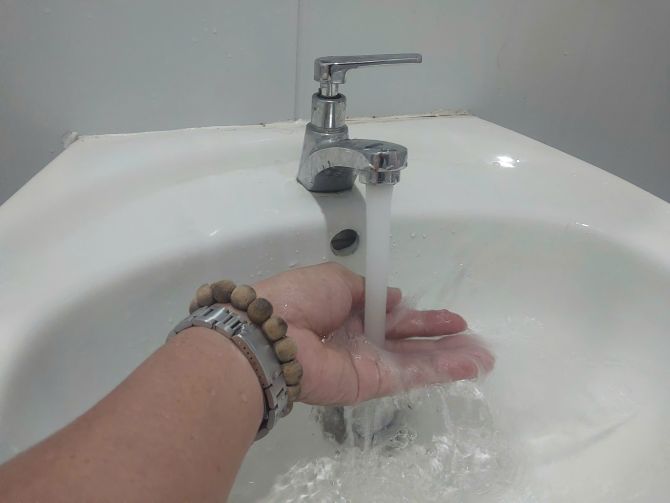 Nước sinh hoạt đổi màu vì thay đổi áp lực