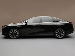 Xe sedan động cơ PHEV, công suất 502 mã lực, giá hơn 740 triệu đồng
