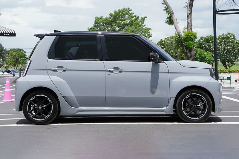Honda giới thiệu xe điện mini phạm vi hoạt động 205 km/lần sạc, giá cao ngất ngưởng
