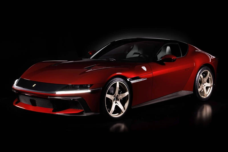 Ferrari 12Cilindri Manuale 2027.