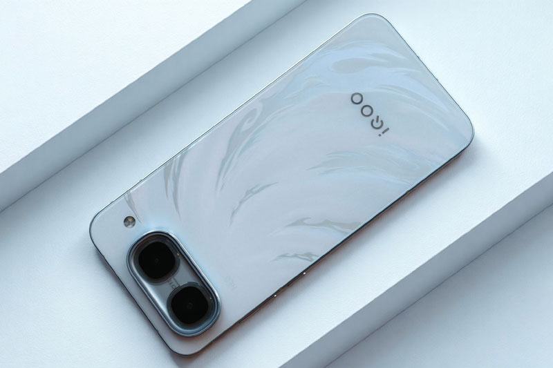 Smartphone gaming cấu hình 'siêu khủng', pin 9.100mAh, giá hơn 13 triệu đồng