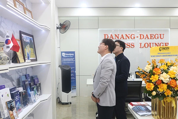 Không gian trình diễn công nghệ và đổi mới sáng tạo TP Daegu (Hàn Quốc) tại Đà Nẵng. Không gian trình diễn công nghệ và đổi mới sáng tạo TP Daegu (Hàn Quốc) tại Đà Nẵng.