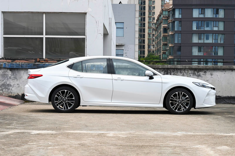 Toyota Camry 2027 ra mắt: Công suất 230 mã lực, siêu tiết kiệm xăng, giá gần 670 triệu đồng