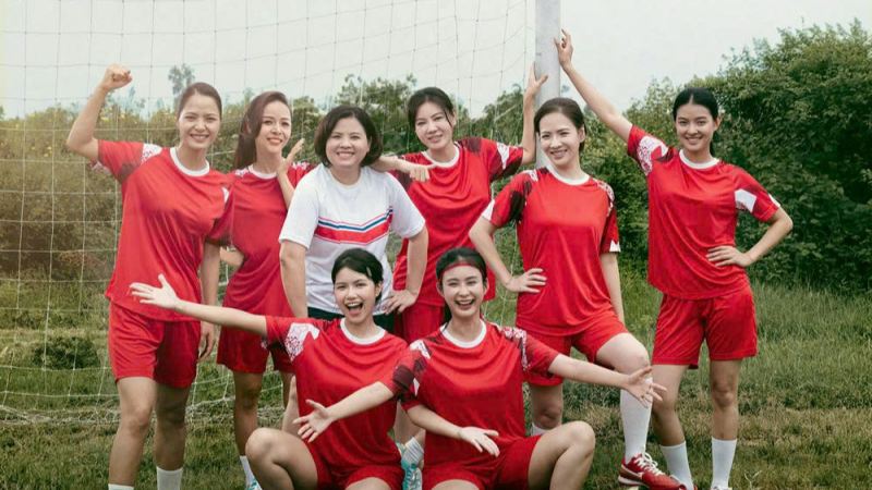 ‘Đội bóng nữ Làng Xuân’: Từ sân bóng đến những câu chuyện về nữ quyền