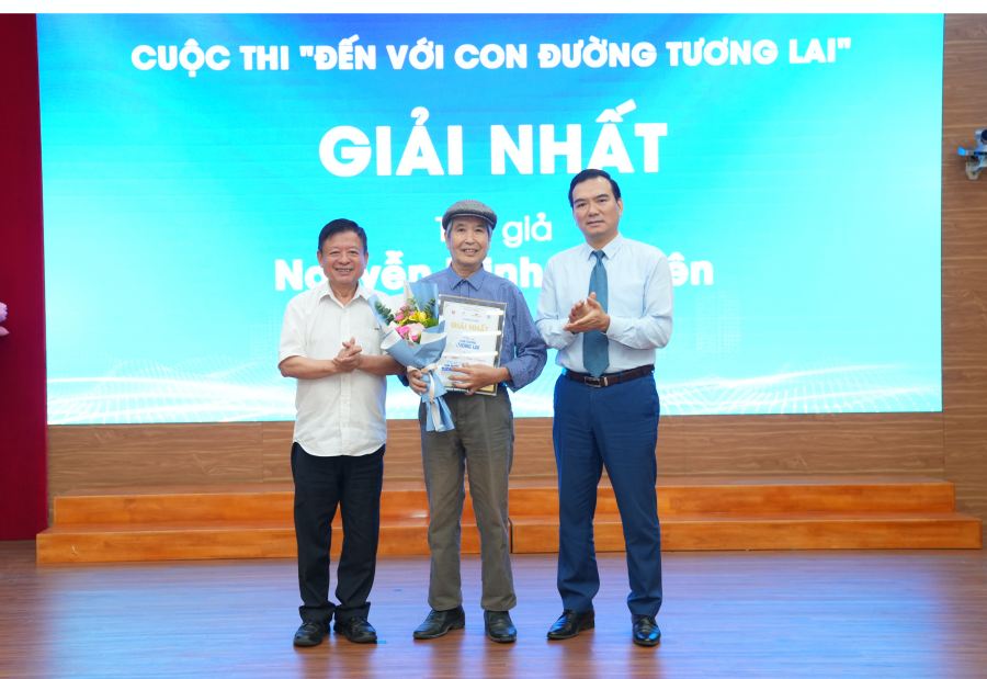 Trao giải Cuộc thi 'Đến với Con đường tương lai', phát động cuộc thi mới