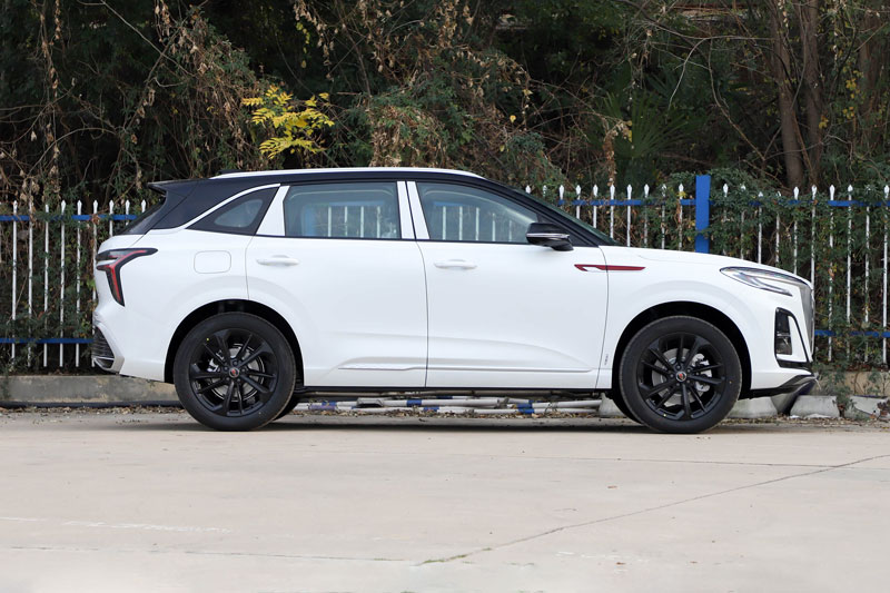 SUV hạng C động cơ PHEV, di chuyển 125km không cần đổ xăng, giá 620 triệu đồng