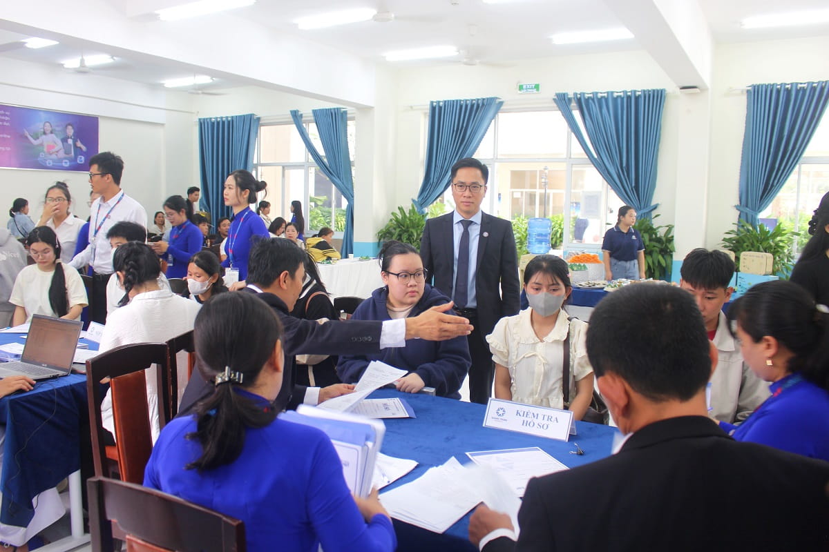 Khi hành trình đại học bắt đầu từ chuyến xe miễn phí