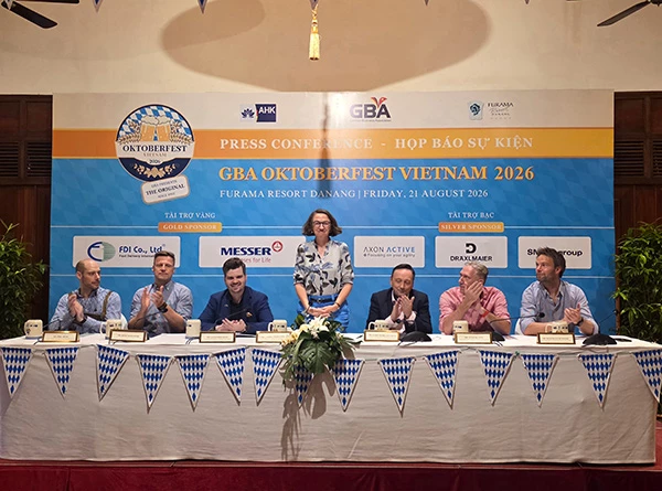 Bà Andrea Maria Suhl – Tổng Lãnh sự Đức tại TP Hồ Chí Minh phát biểu tại buổi họp báo.
