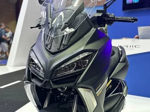 Xe tay ga 250cc, phanh ABS 2 kênh, TCS, giá gần 89 triệu đồng