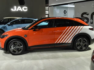 Xe SUV thể thao công suất 428 mã lực, giá hơn 800 triệu đồng