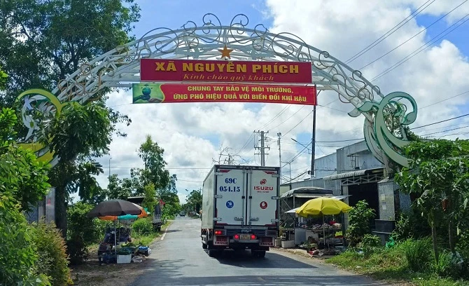2- Hạ tầng giao thông ở xã Nguyễn Phích được quan tâm đầu tư. 2- Hạ tầng giao thông ở xã Nguyễn Phích được quan tâm đầu tư.