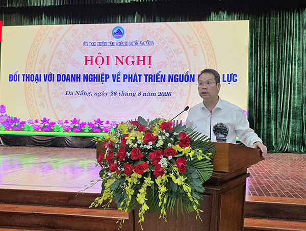 Chủ tịch Đà Nẵng đối thoại về phát triển nguồn nhân lực 