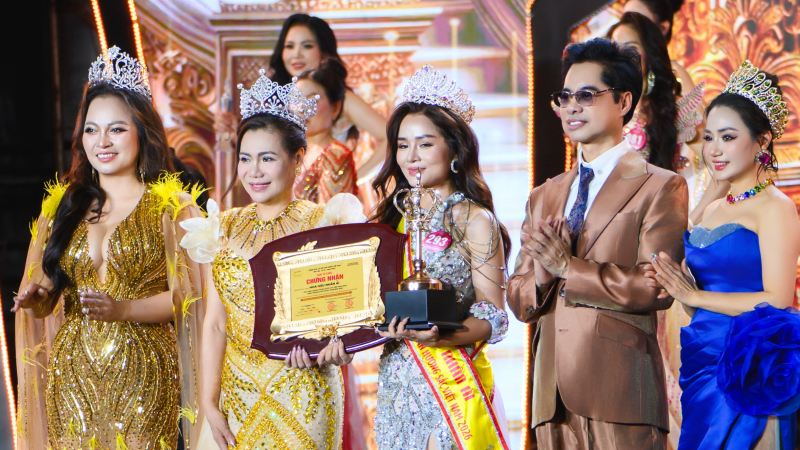 Nữ MC Đất Mỏ chạm ngôi Hoa hậu Nhân ái - Hoa hậu Doanh nhân Hương sắc Việt Nam 2026