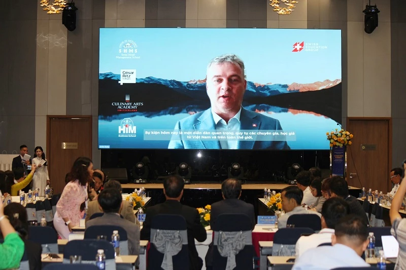 Ông John A. Daly - Giám đốc Học thuật Khu vực Châu Á - Thái Bình Dương Tổ chức giáo dục Thụy Sĩ Swiss Edu Hub
