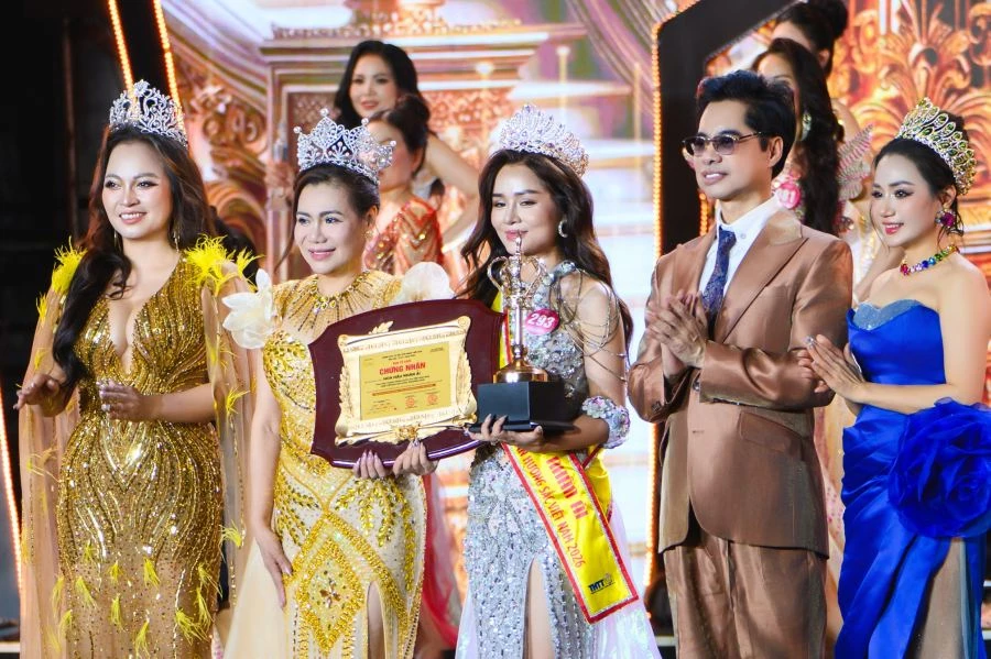 Khoảnh khắc đăng quang của