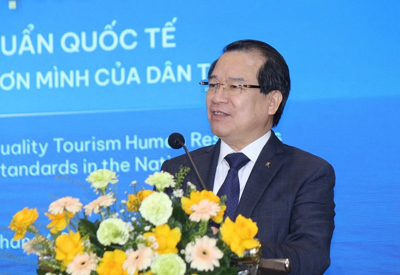 Ông Hà Văn Siêu - Phó Cục trưởng Cục Du lịch Quốc gia Việt Nam phát biểu khai mạc hội thảo.