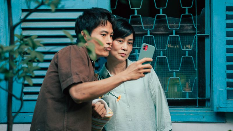 NSƯT Tuyết Thu: Hai đứa con 'buộc' tôi phải tham gia phim của Khương Ngọc