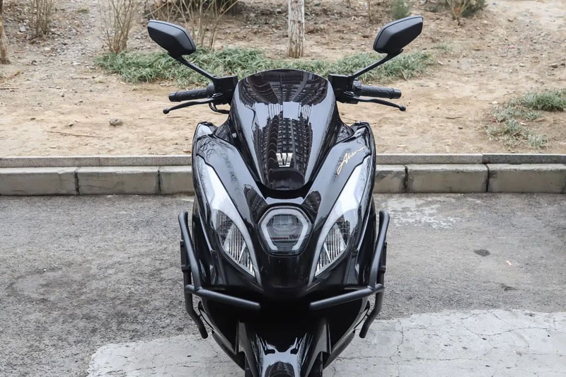 Xe tay ga 150cc, phanh ABS 2 kênh, TCS, giá hơn 59 triệu đồng