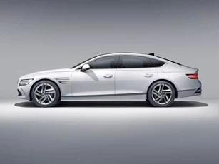 Đối thủ của Mercedes-Benz E-Class trình làng, giá hơn 1,2 tỷ đồng