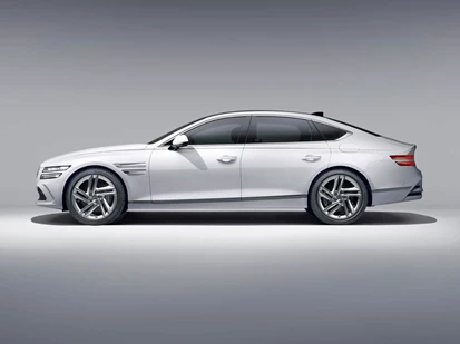 Đối thủ của Mercedes-Benz E-Class trình làng, giá hơn 1,2 tỷ đồng