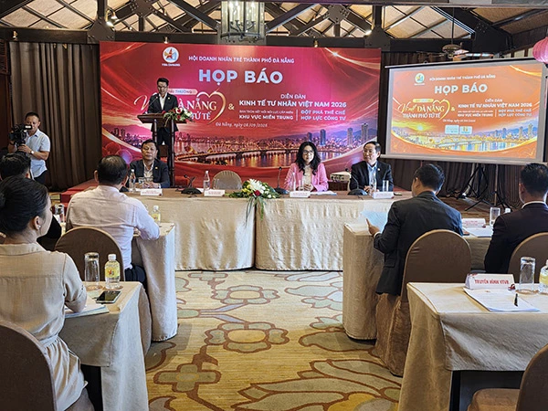 Họp báo công bố giải thưởng “Vì một Đà Nẵng - Thành phố tử tế”. Họp báo công bố giải thưởng “Vì một Đà Nẵng - Thành phố tử tế”.