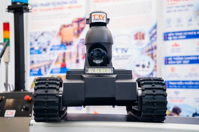 Robot UGV Trinh sát và giám sát thông minh