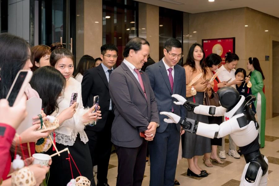 Ông Trương Đức Sơn, Giám đốc Trung tâm Văn hóa Trung Quốc tại Hà Nội và ông Trần Nhất Hoàng, Phó Cục trưởng Cục Hợp tác quốc tế, Bộ VHTTDL Việt Nam tại sự kiện.