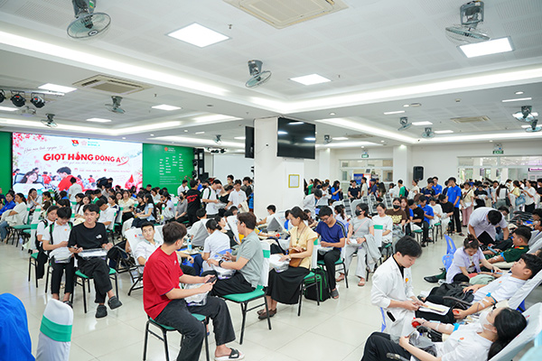 Hơn 500 giảng viên, sinh viên Đại học Đông Á tham gia ngày hội hiến máu lần thứ 46