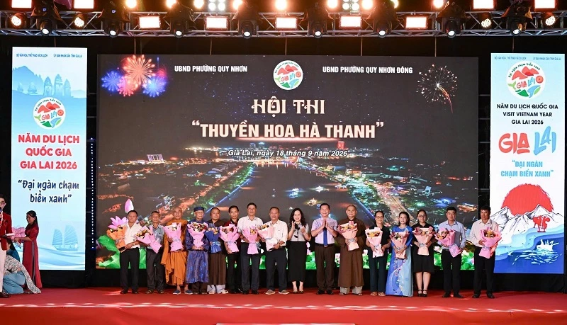 Lãnh đạo phường Quy Nhơn cảm ơn các cơ quan, đơn vị đã tham gia hội thi “Thuyền hoa Hà Thanh”. Lãnh đạo phường Quy Nhơn cảm ơn các cơ quan, đơn vị đã tham gia hội thi “Thuyền hoa Hà Thanh”.