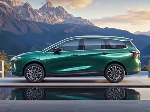 Xe MPV 7 chỗ mạnh 184 mã lực, giá hơn 400 triệu đồng