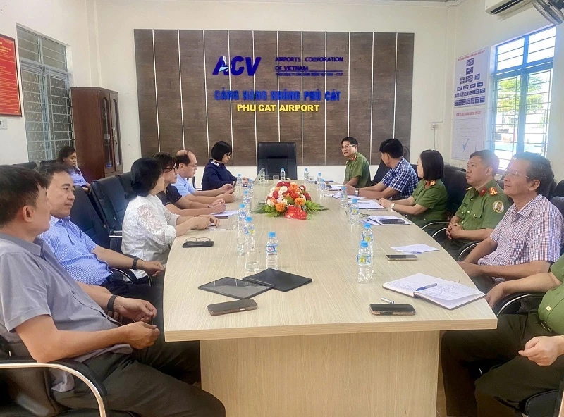 Phó Chủ tịch UBND tỉnh Gia Lai Nguyễn Thị Thanh Lịch làm việc với Cảng hàng không Phù Cát 
