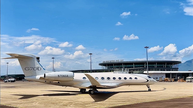 ‘Dinh thự bay’ Gulfstream G700 hạ cánh xuống Cảng hàng không Phù Cát, gợi mở dòng khách hạng sang cho Gia Lai.