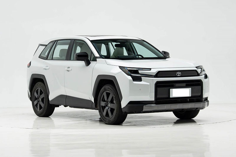 SUV bán chạy nhất của Toyota có thêm phiên bản mới, giá gần 700 triệu đồng