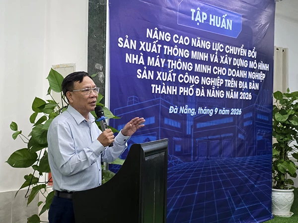 Phó Giám đốc Sở Công Thương Đà Nẵng Nguyễn Văn Trừ phát biểu tại chương trình tập huấn.
