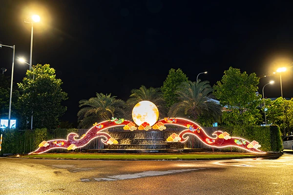 Những biểu tượng quen thuộc của Tết Trung thu Việt Nam tại nhà ga quốc tế T2 sân bay Đà Nẵng. Những biểu tượng quen thuộc của Tết Trung thu Việt Nam tại nhà ga quốc tế T2 sân bay Đà Nẵng.