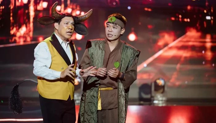 NSƯT Quang Thắng và Trung Ruồi tạo nên những tiếng cười rộn rã qua vai diễn bác trâu vàng và anh cuội.