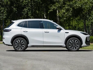 SUV hạng C mạnh 329 mã lực, giá chưa tới 380 triệu đồng
