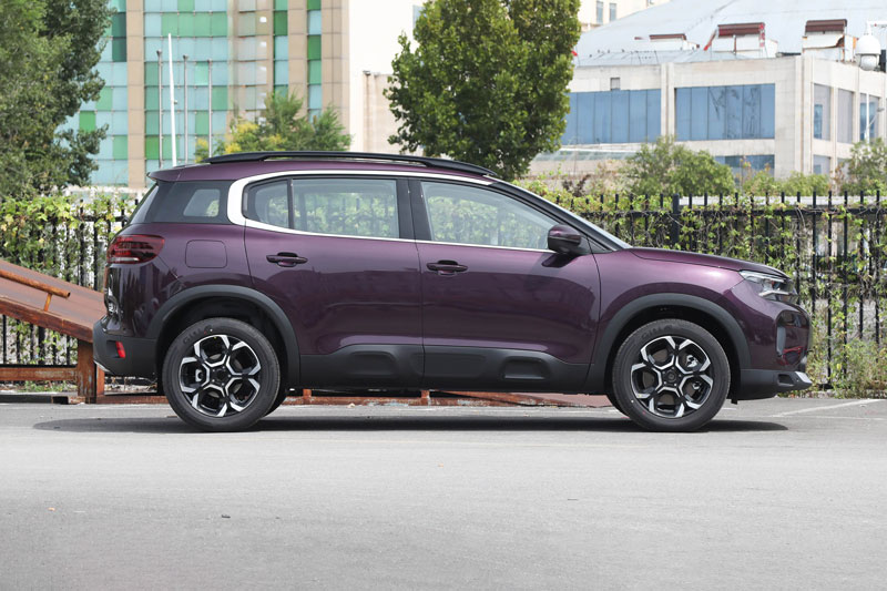 SUV hạng C công suất 211 mã lực, giá hơn 540 triệu đồng