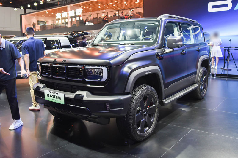SUV địa hình thiết kế hầm hố, công suất 532 mã lực, giá 715 triệu đồng