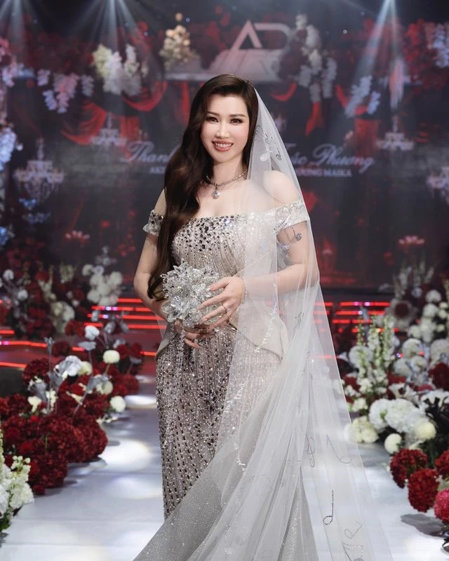 Vợ CEO của Akira Phan