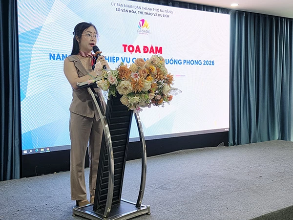 Bà Lê Thị Ái Diệp phát biểu tại buổi toạ đàm.