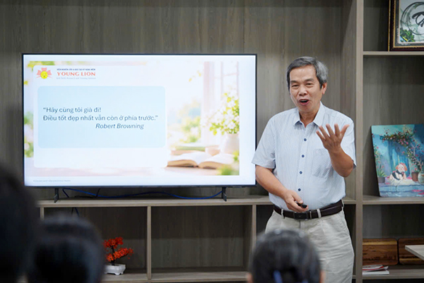 Trao “liều thuốc 0 đồng” đến người cao tuổi